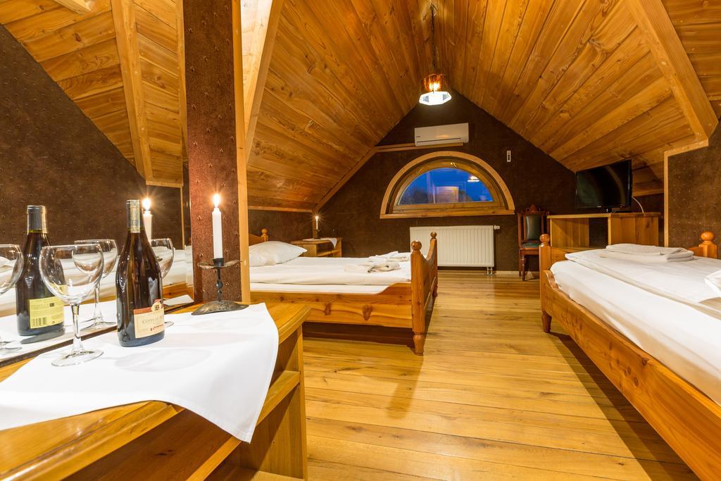 Krakowiacy I Gorale Hotel Krzyszkowice Buitenkant foto