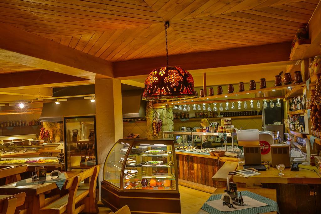 Krakowiacy I Gorale Hotel Krzyszkowice Buitenkant foto