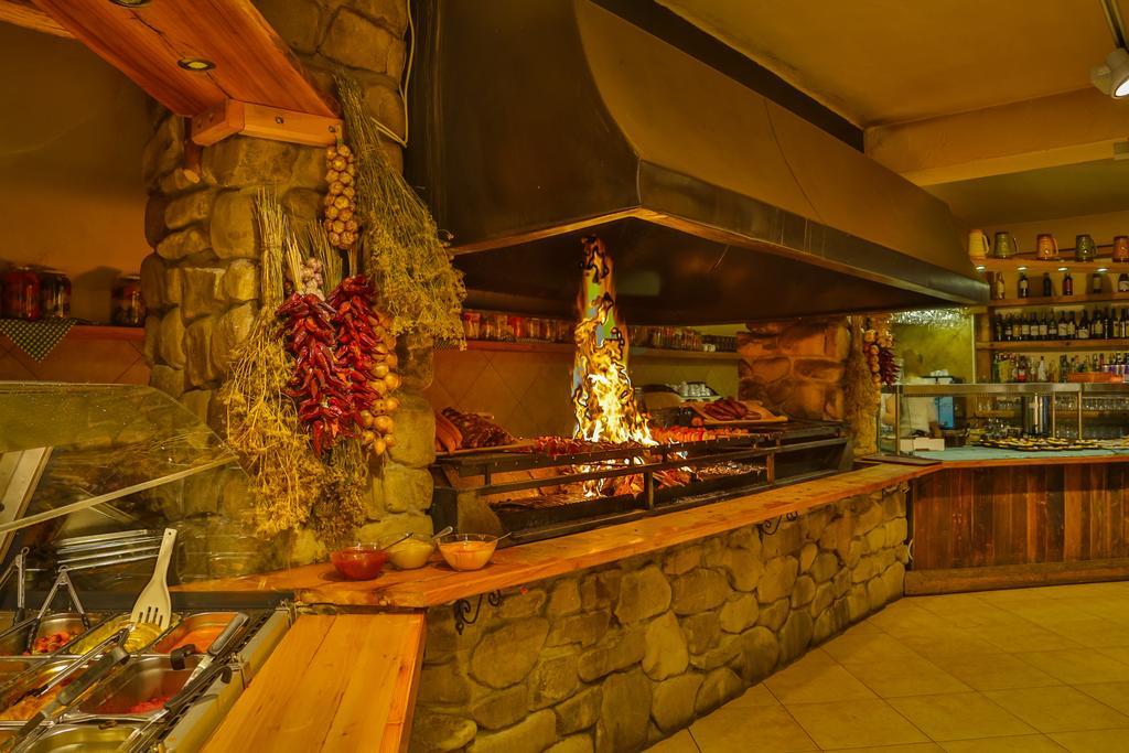 Krakowiacy I Gorale Hotel Krzyszkowice Buitenkant foto