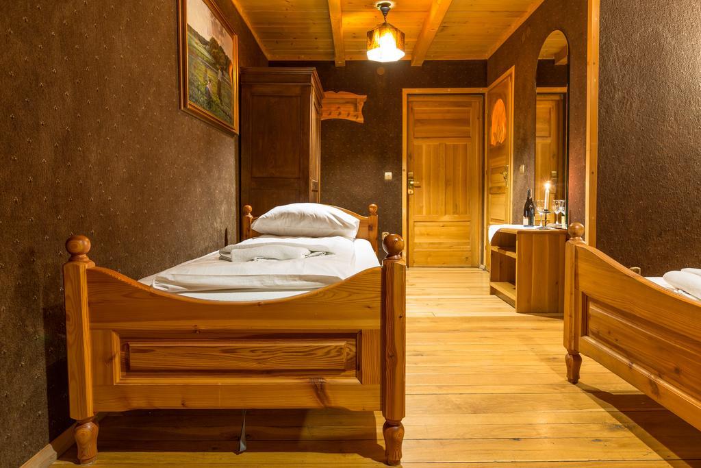 Krakowiacy I Gorale Hotel Krzyszkowice Buitenkant foto