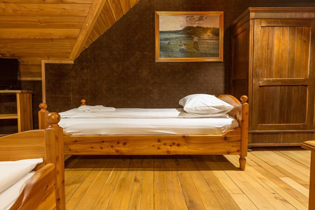 Krakowiacy I Gorale Hotel Krzyszkowice Buitenkant foto